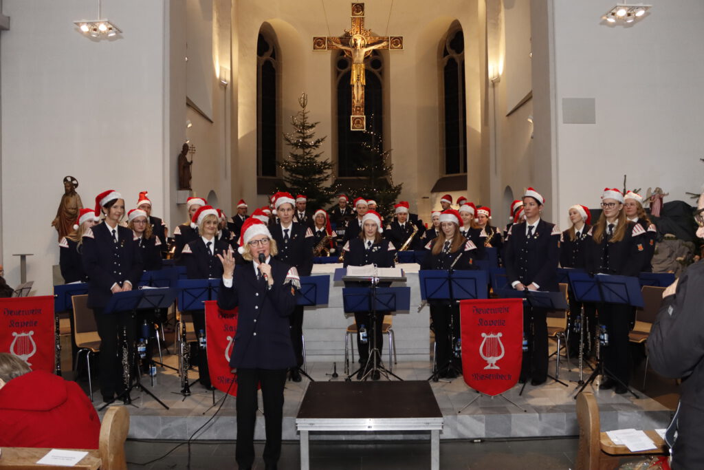 Feuerwehrkapelle Riesenbeck stimmt auf Weihnachten ein